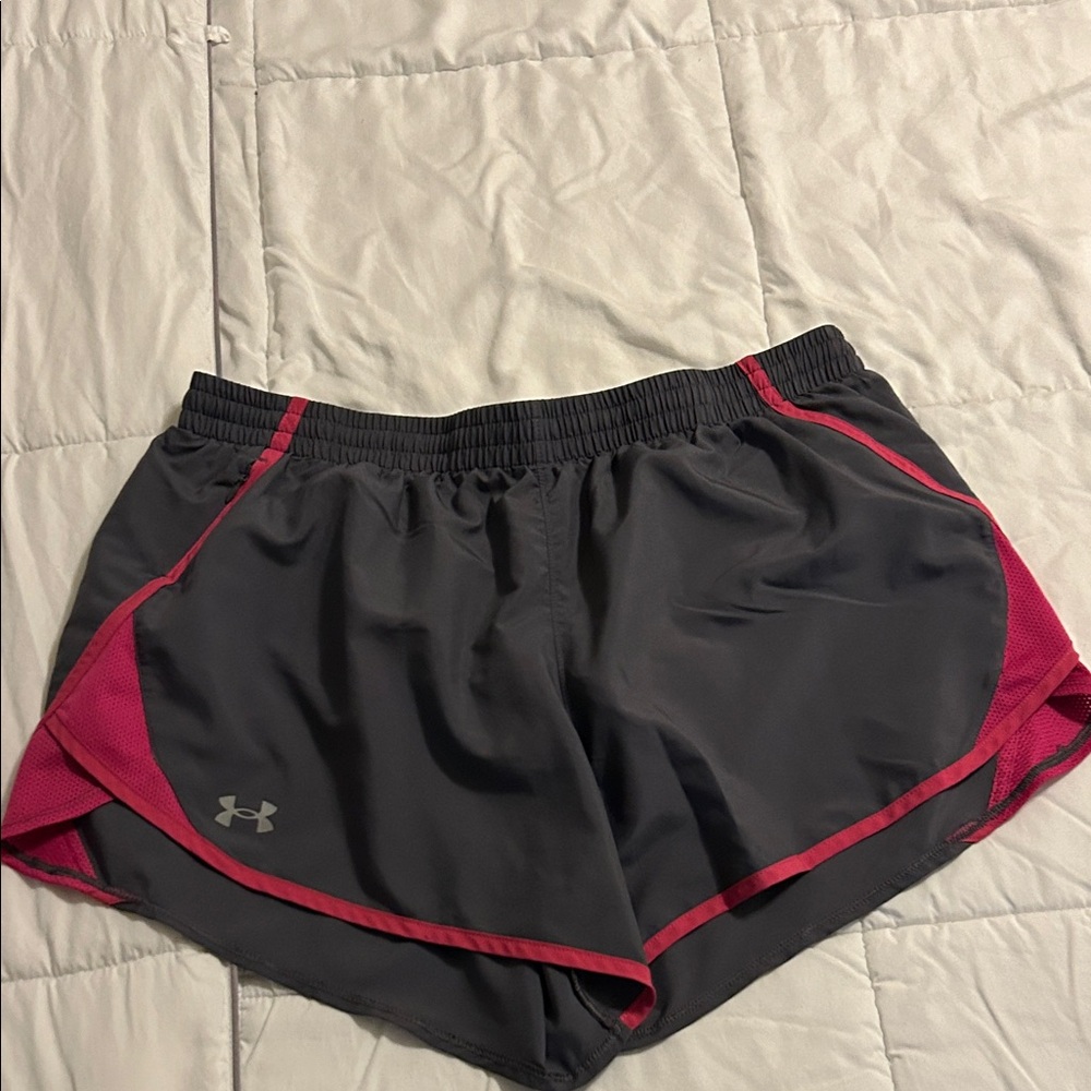 Under Armour Women's Charcoal and Fuchsia Athletic Shorts size xl